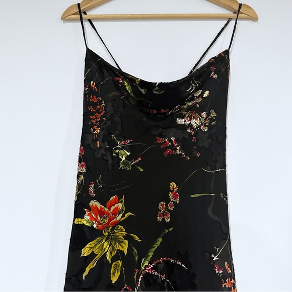 Astr The Label Gaia Floral Midi Dress
Black Orange Burnout  size Large - Picture 8 of 16